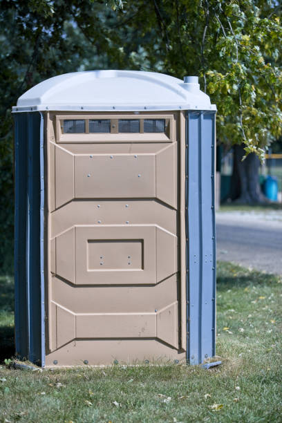 Best Portable restroom trailer rental  in Wellington, FL